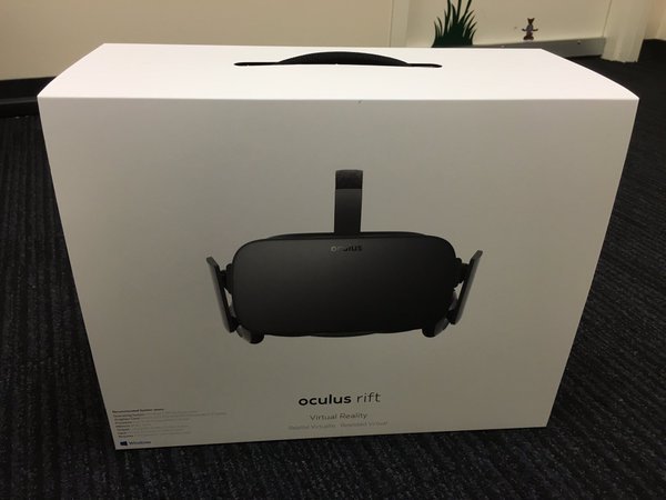 Foto der Verpackung der Oculus Rift