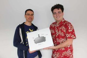 Palmer Luckey liefert die erste Rift aus